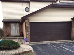 2569 Lake Shore Dr, Lynwood, IL