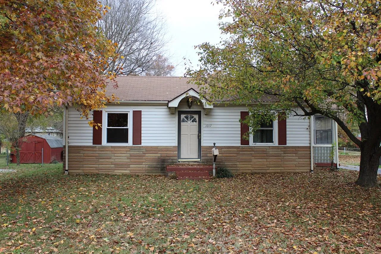 1017 W Heerdink Ave photo 1