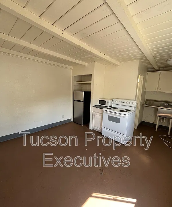 3168 E Benson Hwy #8