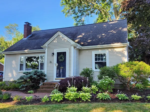 36 Francis St, Fairhaven, MA 02719