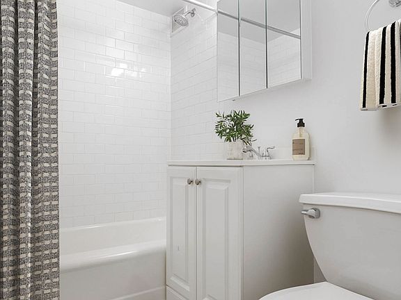 4th image of 10460 Queens Blvd APT 11X