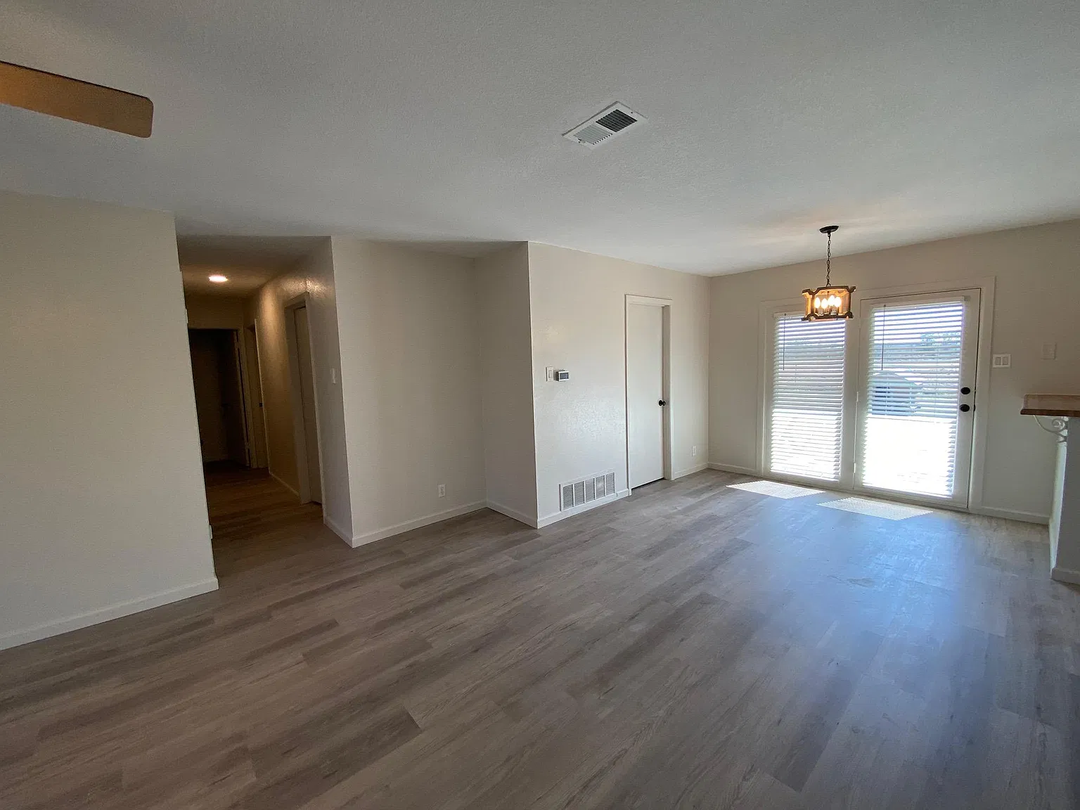 3 bed, 1148 sqft, $1,295 — Photo 3