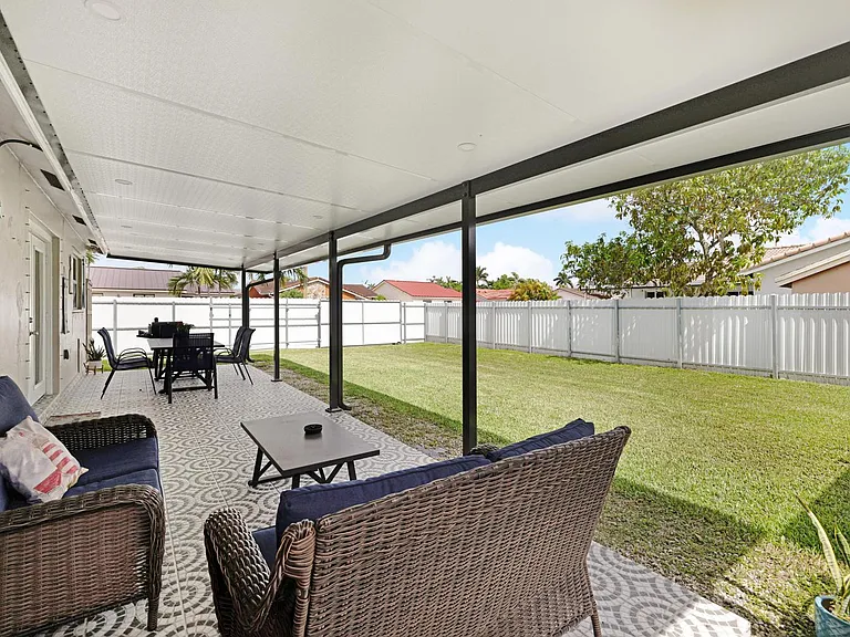 13835 SW 23rd Ter — Photo 29