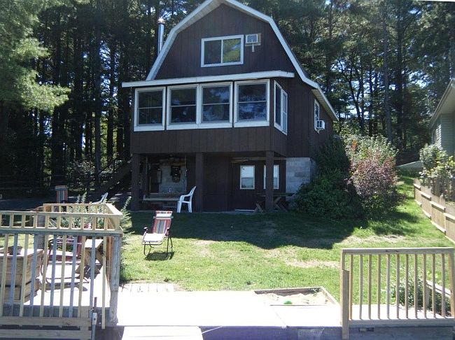 1st image of 830 E Hiawatha Dr