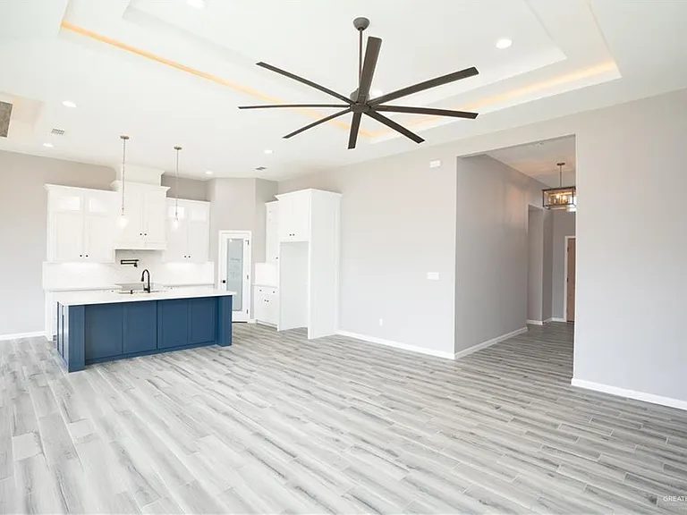 1013 Magnolia St — Photo 12