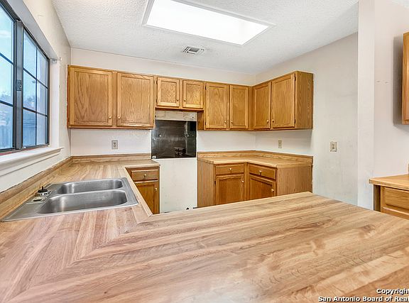 2nd image of 301 Cypressgarden Dr