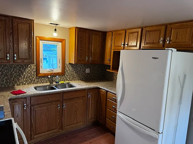 423 Taylor St — Photo 8