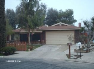 1143 Elm Ct, Hanford, CA 93230