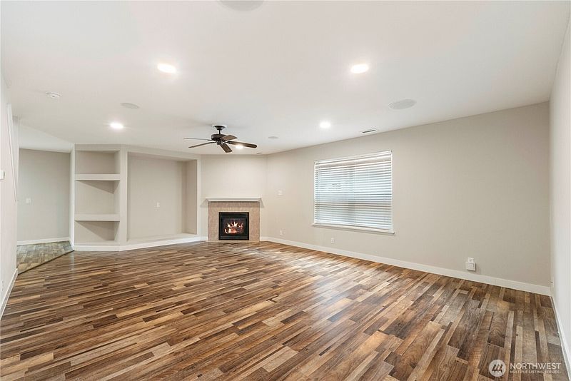 3rd image of 8213 209th Avenue Ct E