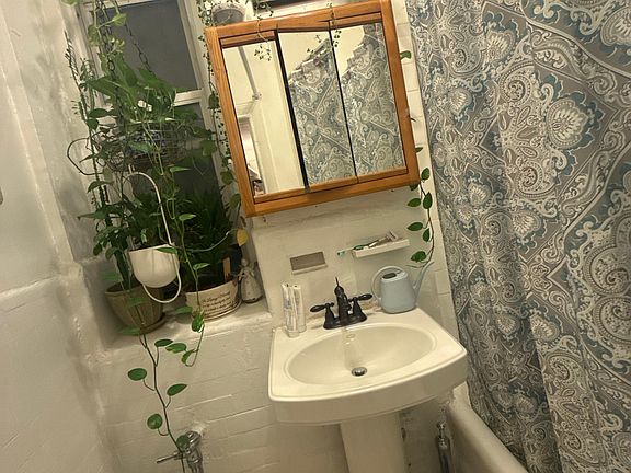 5th image of 119 Audubon Ave #0