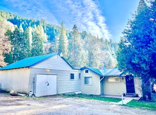 220 S 3rd St, Dunsmuir, CA 96025