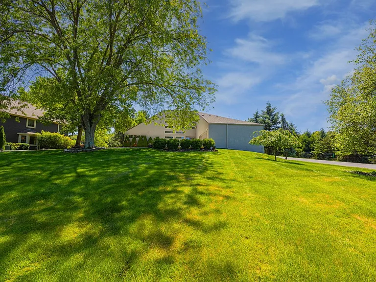 8575 Torwoodlee Ct — Photo 5