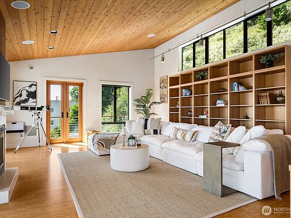 5th image of 3627 Driftwood Drive