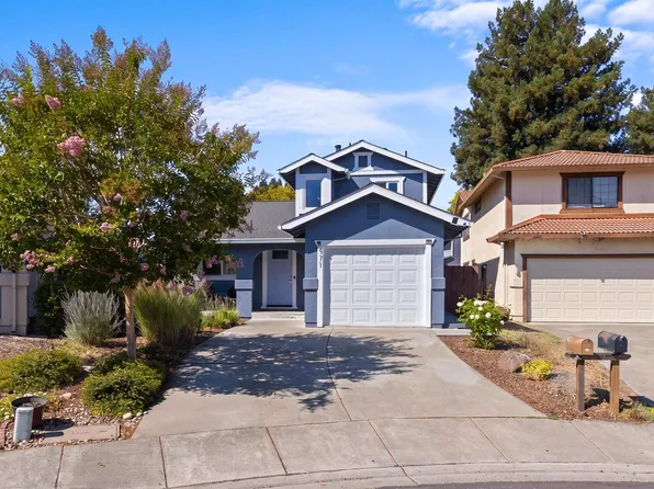 971 Hacienda Circle, Rohnert Park, CA 94928