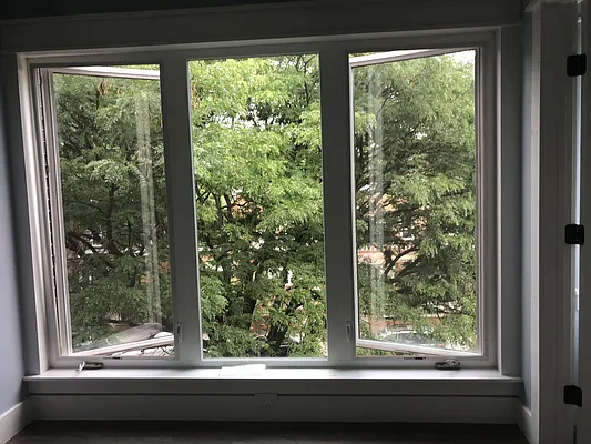 Rented by Halvatzis Realty | media 60