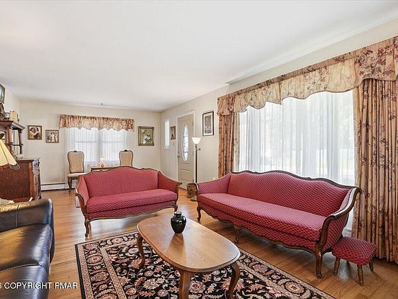 4th image of 237 Huston Ave