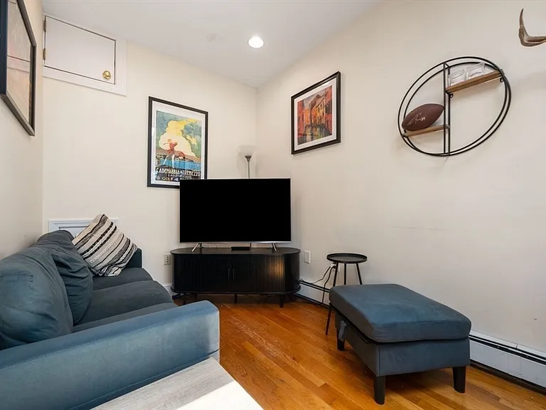 18-20 Marcella St #5 — Photo 13