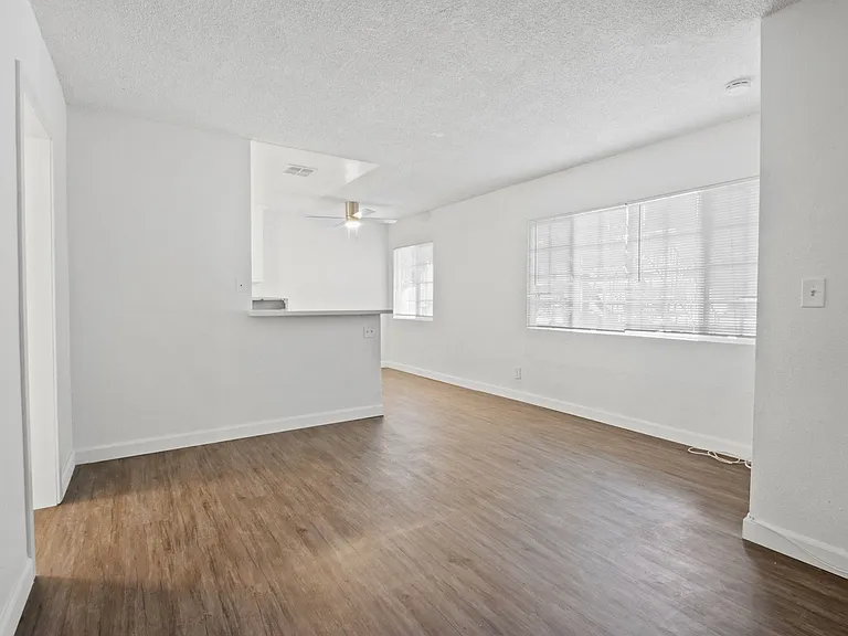 Westminster Apartments — Photo 15