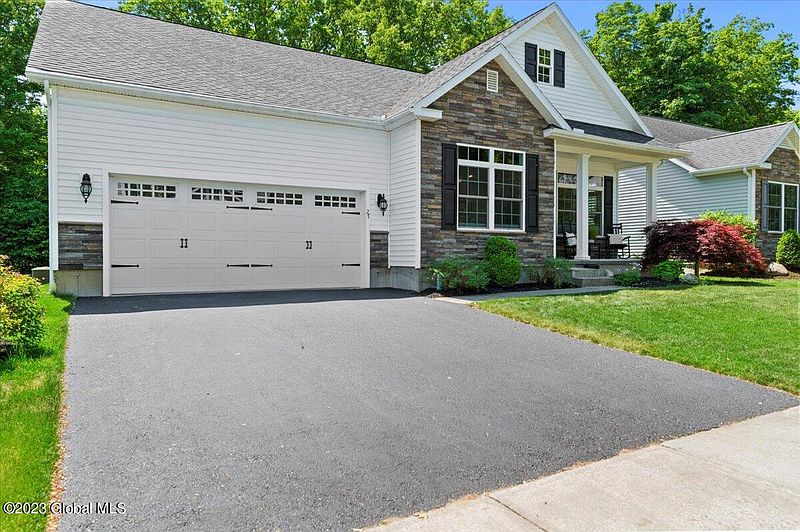 3rd image of 27 Forestbrook Drive