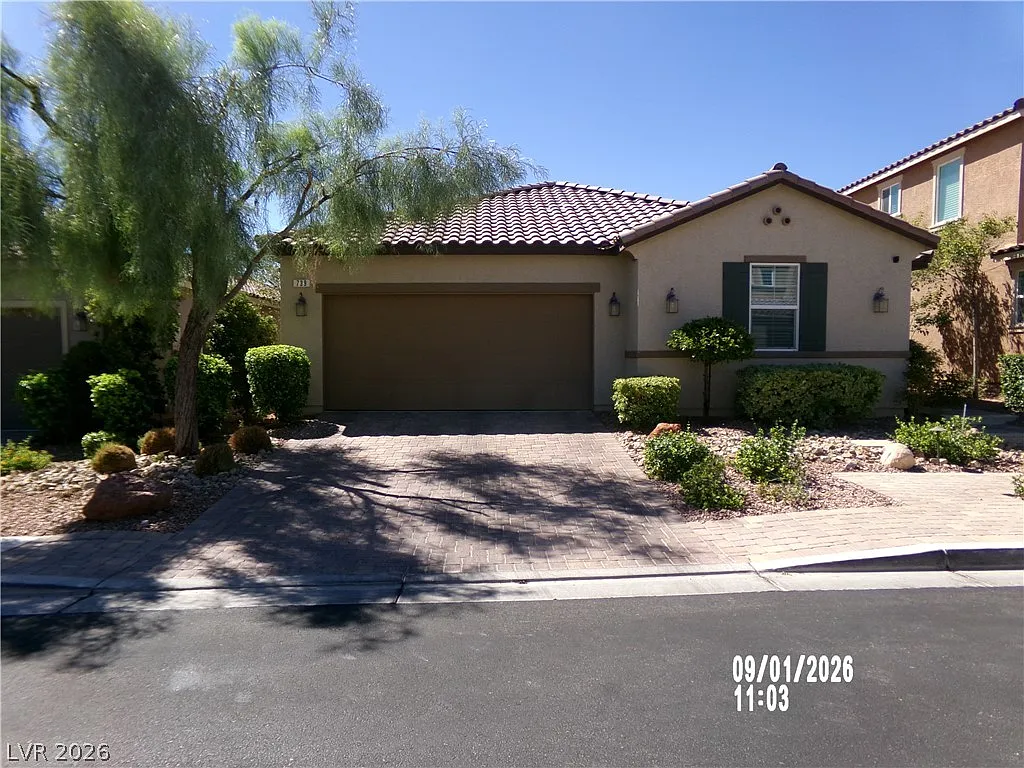 3 bed, 2.0 bath, 1928 sqft, $2,999 — Photo 4
