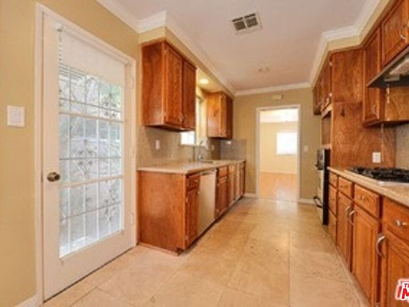 2nd image of 5739 Simpson Ave #5739