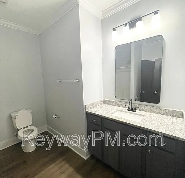2217 Laurens St — Photo 8