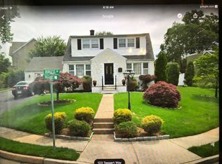 112 Taggart Way, Saddle Brook, NJ 07663