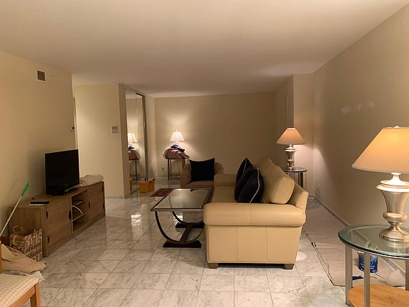 3rd image of 10747 Wilshire Blvd APT 1304