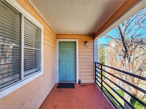 2nd image of 2601 SW Archer Rd #H330