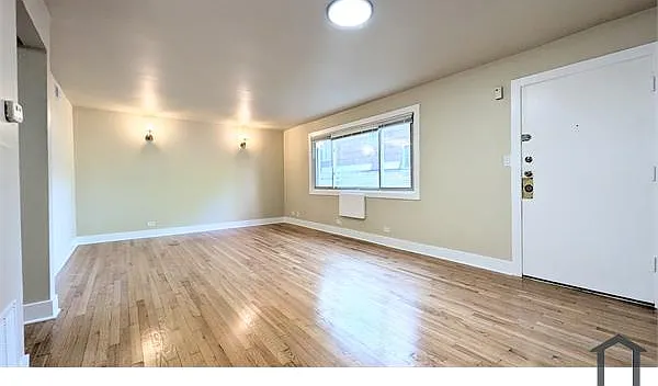 7636 S Saginaw Ave — Photo 3