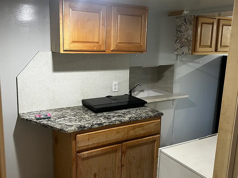 2728 N Mulligan Ave — Photo 4