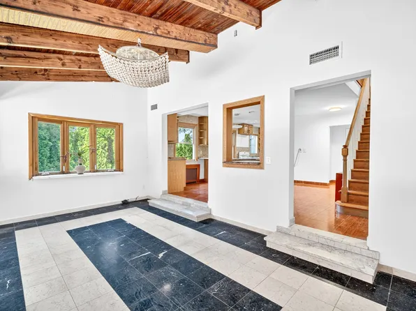 6015 Independence Avenue image 27 of 85