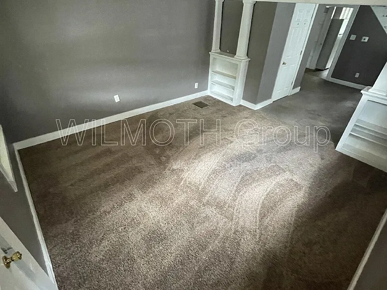 4214 E Washington St — Photo 4