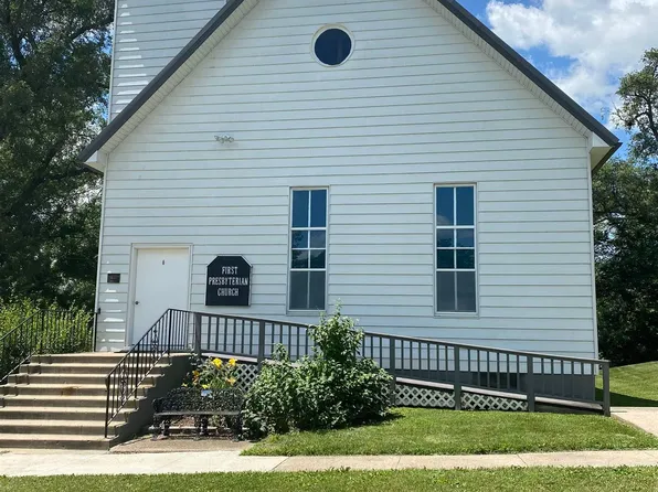 304 Walnut St, Lucas, IA 50151