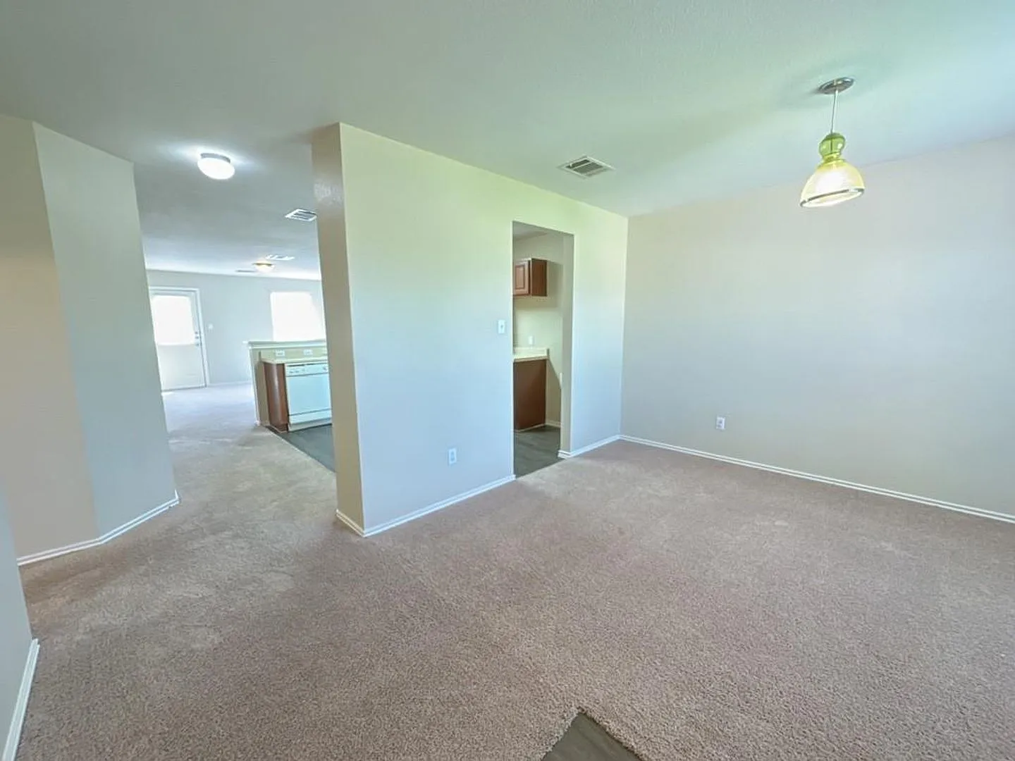 Amazing Corner Lot 3 Bed 2 Bath Home — Photo 2