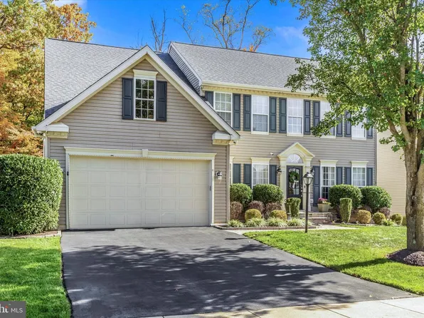 6353 Bannister Dr, Frederick, MD 21701