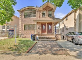 24105 85th Rd, Bellerose, NY 11426