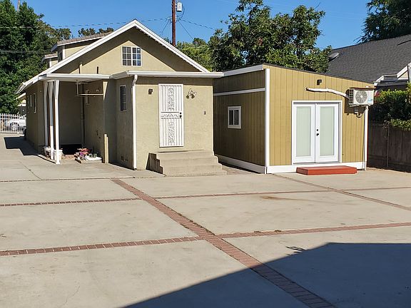 30' wide x 30' deep parking