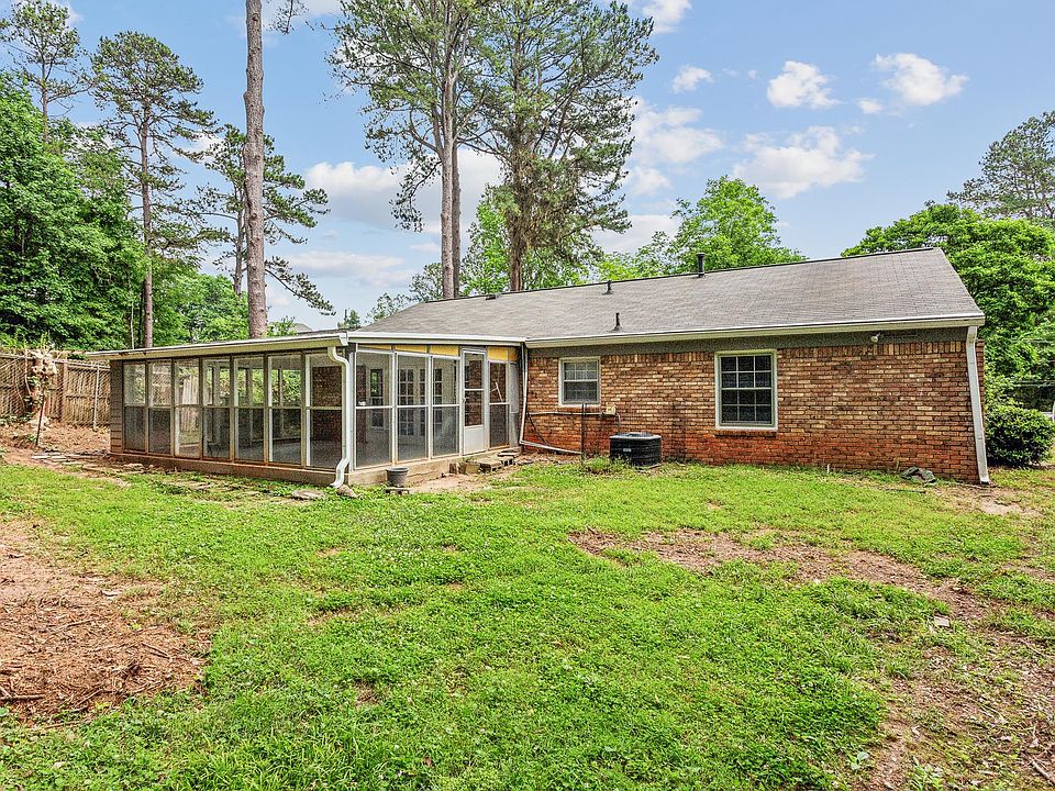 1st image of 2594 Leafmore Dr SE