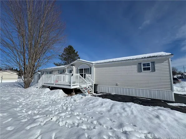 33 1st St, Sussex Corner, NB E4E 2W2