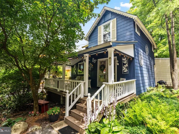 101 5th St, Mount Gretna, PA 17064