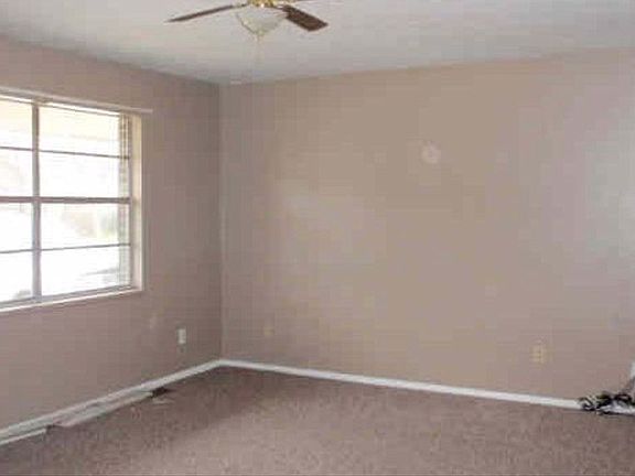 3rd image of 2401 Taft St
