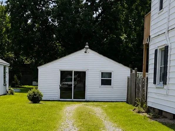 1006 Briarfield Rd, Newport News, VA 23605