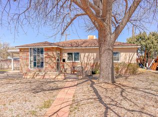8811 Phoenix Ave NE, Albuquerque, NM 87112