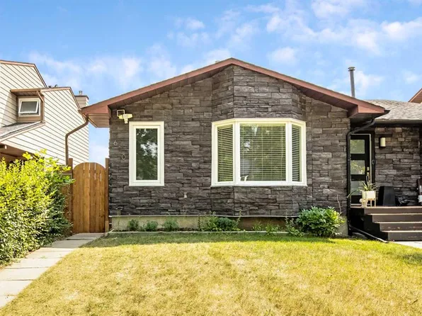610 W Strathcona Dr SW, Calgary, AB T3H 1K4