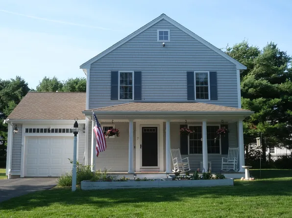7 Bluestone Ter, East Sandwich, MA 02537