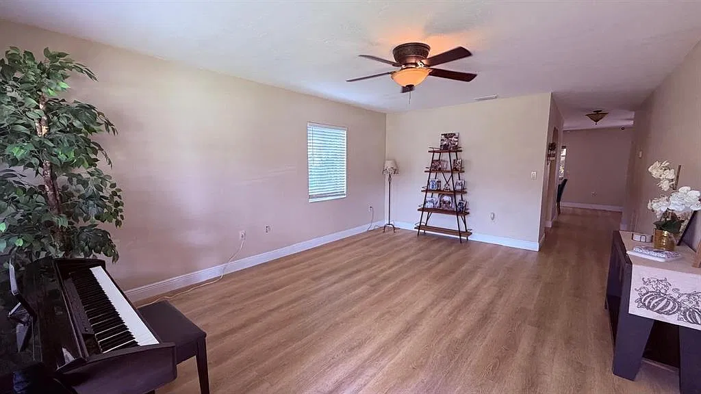2 bed, 2.0 bath, 1434 sqft, $1,650 — Photo 3