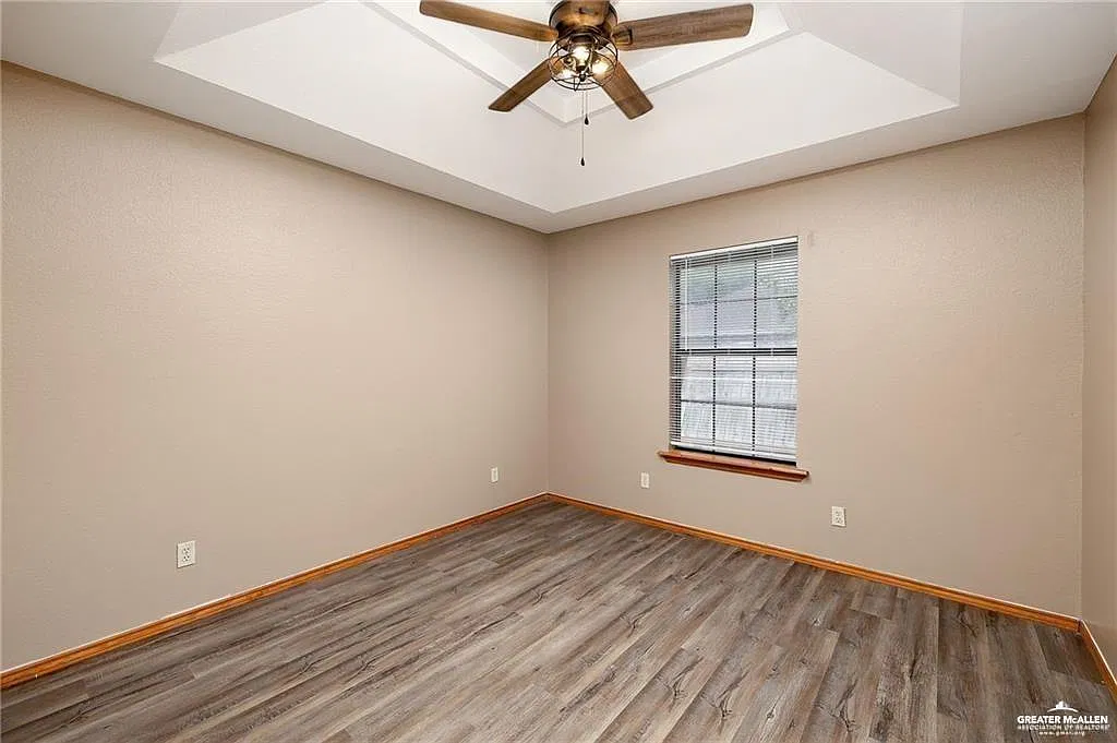 4 bed, 3.0 bath, 2127 sqft, $2,100 — Photo 3