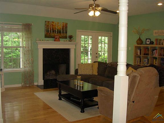 3rd image of 19056 Pinedale Cir