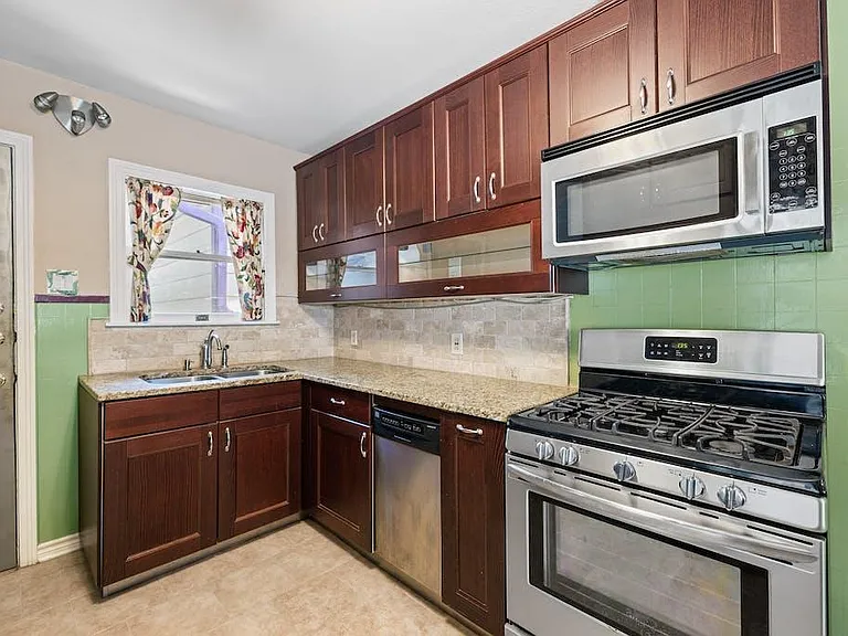 1510 Piedmont Ave — Photo 1